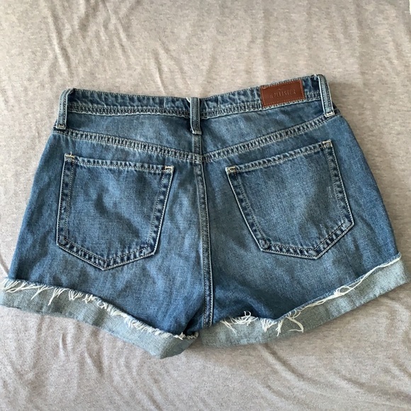 Hollister High-Rise Denim Mom Short - Picture 2 of 4